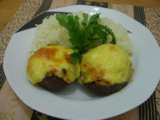 Beşamel Soslu Köfte Tarifi ve Malzemeleri