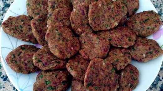 Ev Köftesi Tarifi ve Malzemeleri