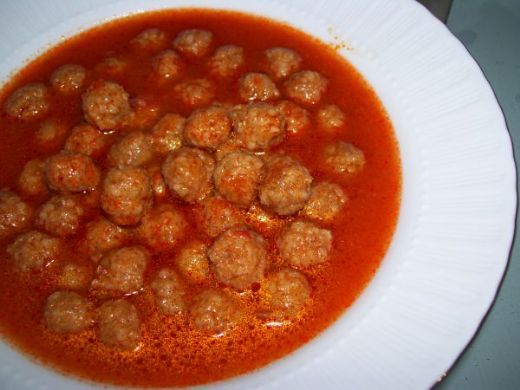 Salçalı Sulu Köfte Tarifi ve Malzemeleri