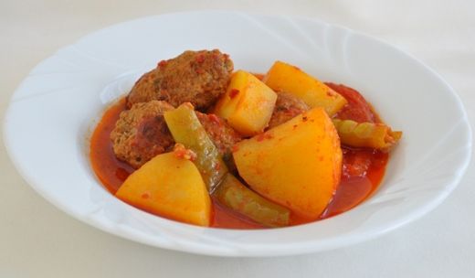 Tencerede İzmir Köfte Tarifi ve Malzemeleri