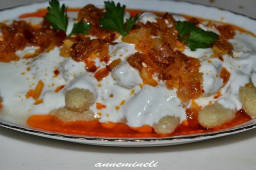 Yoğurtlu Bulgur Köftesi Tarifi ve Malzemeleri